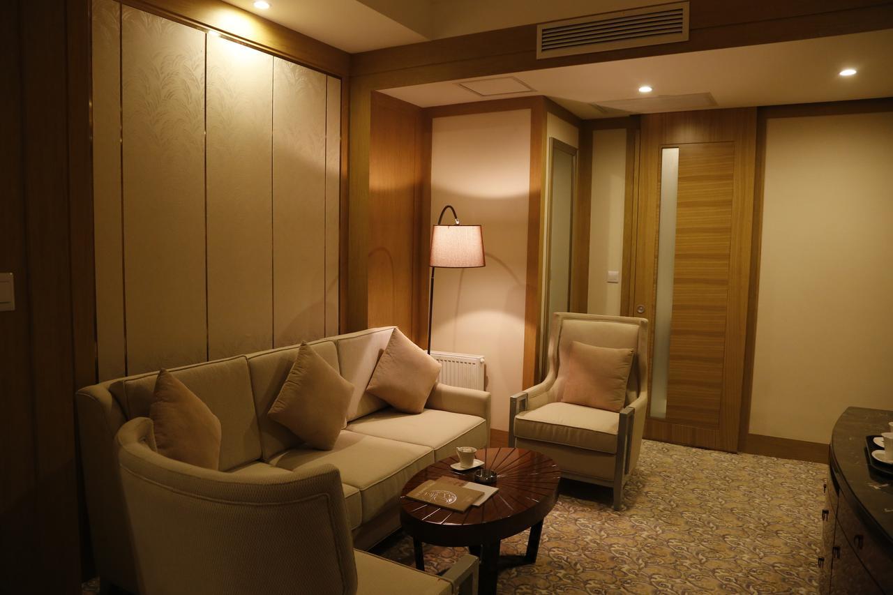 Royal Mountain Hotel อูลานบาตอร์ ภายนอก รูปภาพ