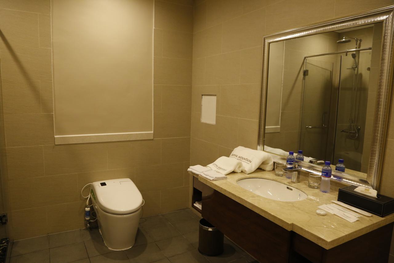 Royal Mountain Hotel อูลานบาตอร์ ภายนอก รูปภาพ