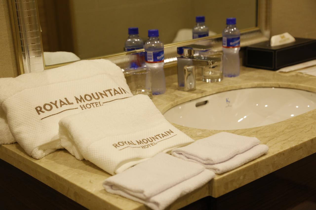 Royal Mountain Hotel อูลานบาตอร์ ภายนอก รูปภาพ