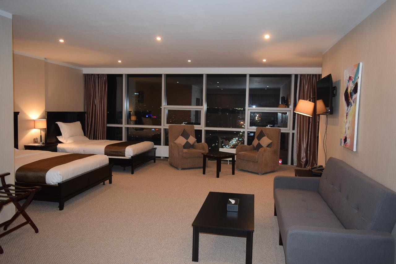 Royal Mountain Hotel อูลานบาตอร์ ภายนอก รูปภาพ